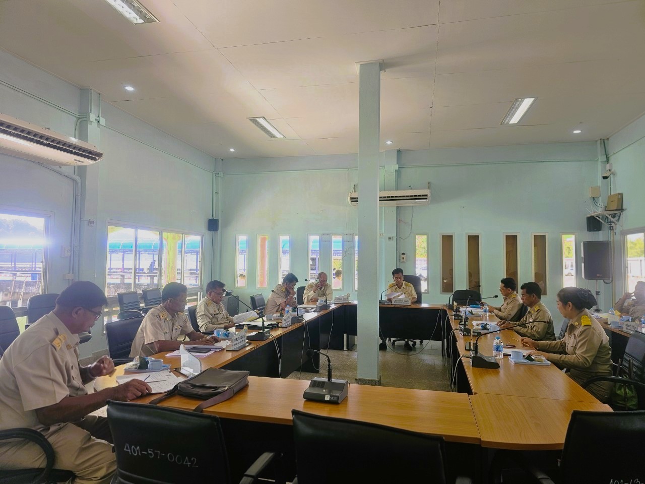 ประชุมสภาองค์การบริหารส่วนตำบลเขาทอง  สมัยสามัญ  สมัยที่ 4 ครั้งที่  1/2566  ณ ห้องประชุมชั่วคราวท่าเทียบเรืออ่าวท่าเลน (ท่าเรือใหม่) หมู่ที่ 3 บ้านท่าเลน  ตำบลเขาทอง