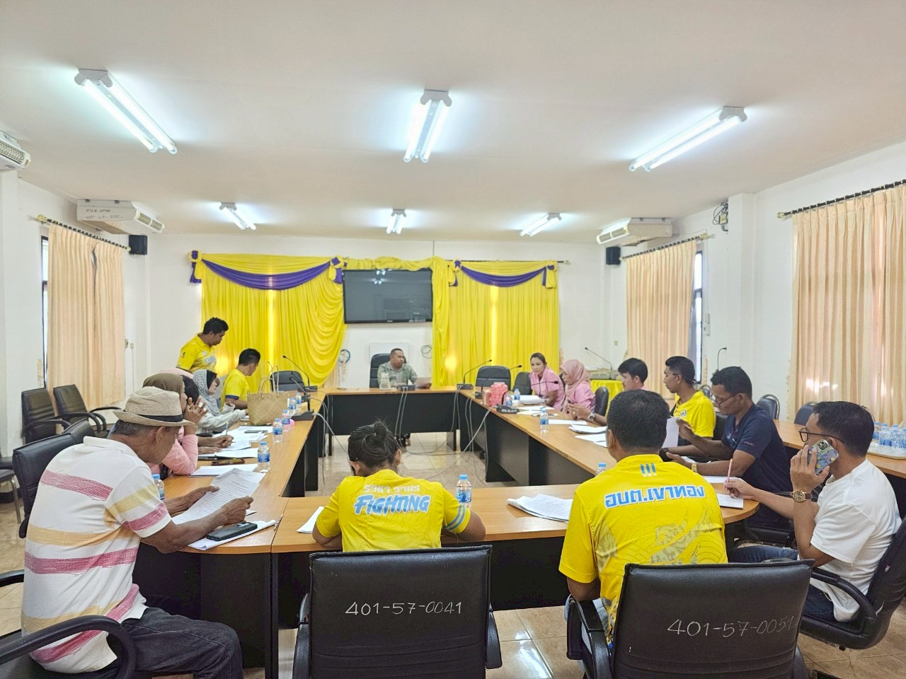 ประชุมเตรียมความพร้อมจัดการแข่งขันกีฬา "อบต.เขาทองเกมส์ ต้านภัยยาเสพติด" ประจำปีงบประมาณ พ.ศ. 2568