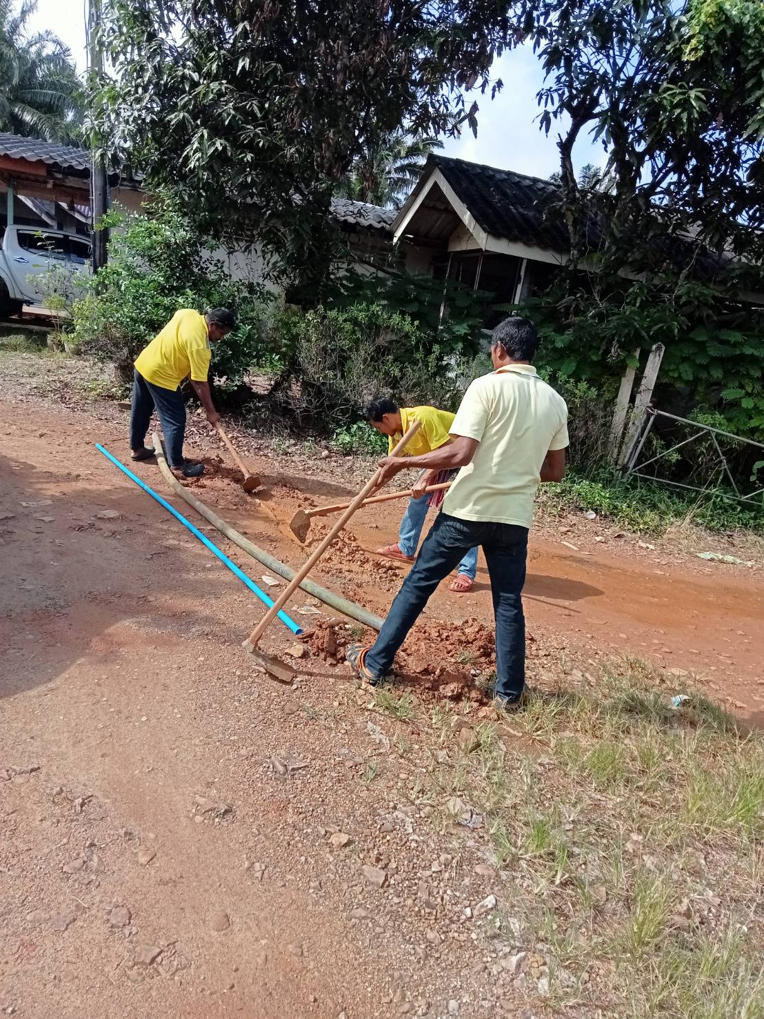 ซ่อมแซมประปาพร้อมทั้งตัดมิเตอร์น้ำประปา หมู่ที่ 6 บ้านท่าทองหลาง